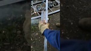 Как вставить простой замок в калитку при помощи плазмореза.mp4