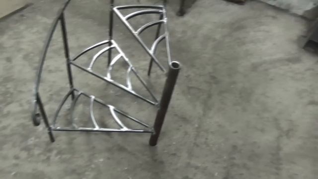 КАК ОН ЗАРАБОТАЛ 8000р ЗА ПОЛДНЯ! На ПРОСТЫХ САМОДЕЛКАХ! Холодная ковка! смотреть онлайн