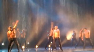 театр Искушение, парни танцуют, парни зажигают