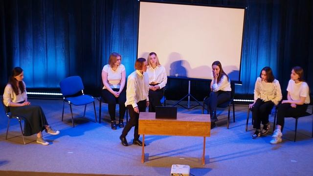 Выступление физиков из Минска (БГУ) на гостевом концерте // День Физика 2022 смотреть онлайн