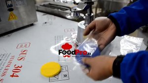 Видео о том, как работает пресс для котлет