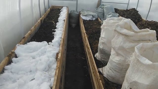6. На Ямале. 6 МАЯ 2018г. Сугробы. Когда высаживать (выносить) рассаду в теплицу??? смотреть онлайн