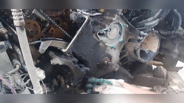 Снимаем распредвалы и Цепи