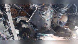 Снимаем распредвалы и Цепи