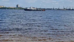В Самаре на Волге затонуло судно "Барракуда"