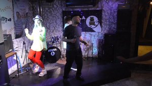 Бялявая, чарнявая, а трэтья рыжа кучаравая