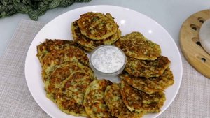 ОЛАДЬИ ИЗ КАБАЧКОВ С СЫРОМ и ЧЕСНОКОМ. Вкусные, нежные и САМЫЕ СОЧНЫЕ!