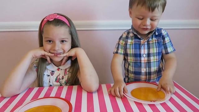 ШОКОЛАДНЫЕ КОРЗИНОЧКИ ШАРИКИ делаем сладости мороженное! Chocolate baloons with ice cream!! смотреть онлайн