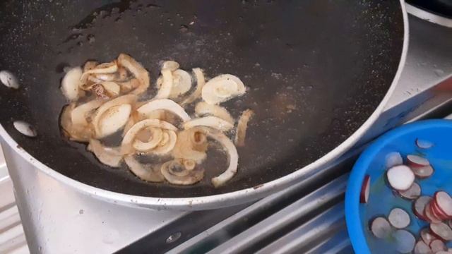 "Почки заячьи верчёные", или вкусные свиные почки за 10 минут. Париж/Rognons de porc très facile.