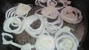 Карась в сметане с молоком