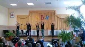 Танец под песню "Я не считаю минуты, я не считаю года"