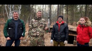 НАМ ПОМОГ ЛЕСНОЙ СТРОИТЕЛЬ/В ЗЕМЛЯНКЕ СТАЛО ТЕПЛО И УЮТНО