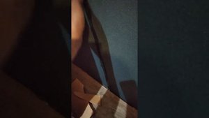 Как поклеить темные обои без шва