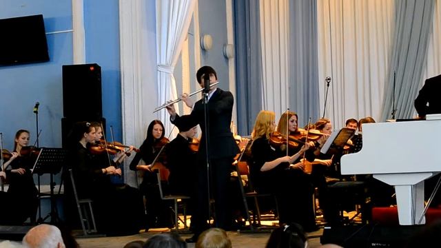 И.С. Бах, "Менуэт" и "Шутка" из Cюиты h-moll смотреть онлайн