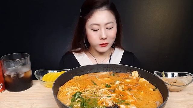 마라탕 먹방 ? 고수듬뿍 중국당면 분모자 리얼사운드 먹방 ASMR MUKBANG CHINESE FOOD MALATANG 麻辣湯 Eating sounds