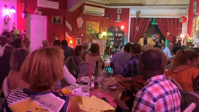 NANDY HERNANDEZ, DU CÔTE DU PUBLIC AU CAFE PHILOSOPHIE... смотреть онлайн