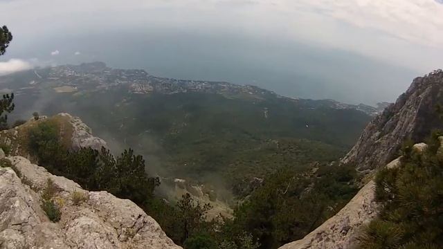 Подъем на канатной дороге и прогулка по Ай-Петри, Крымских горах. смотреть онлайн