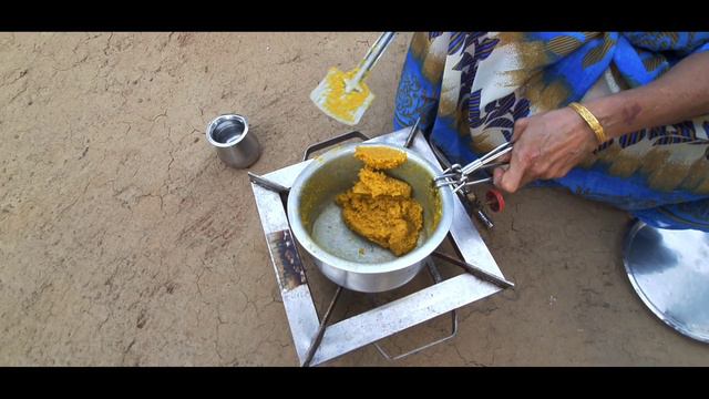 सासूबाईंच्या हाताची आंबा /नारळाची कापा (वडी ) Mango Coconut vadi recipe in marathi смотреть онлайн