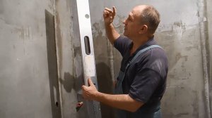 Как хорошо оштукатурить стену, недорогим инструментом.