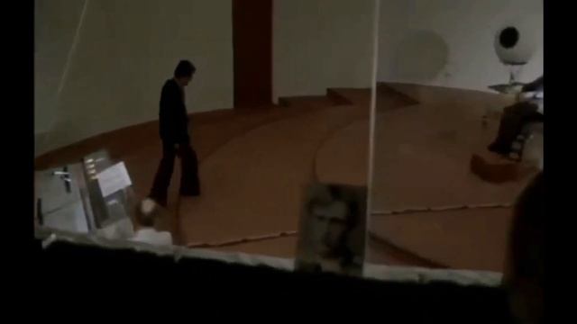 ПОЧЕМУ БОЛЬШЕНСТВО ЛЮДЕЙ ПОДЧИНЯЮТСЯ ЛЮБЫМ ПРИКАЗАМ ВЛАСТИ смотреть онлайн