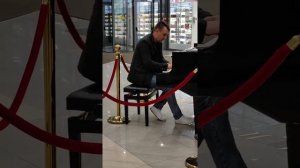 Пианист в торговом центре Новоизмайловский
