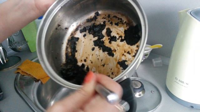 Как очистить подгоревшую кастрюлю смотреть онлайн