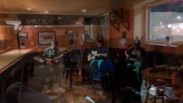 Hoff Stevens at our Taphouse in Washburn, WI смотреть онлайн