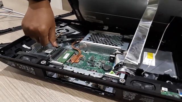 Upgrade RAM PC HP 200 G3 AIO смотреть онлайн