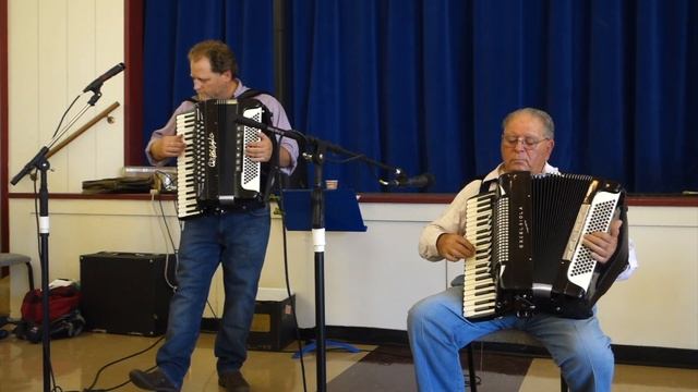 Michael and Steve Trucco - "Spanish Eyes" смотреть онлайн