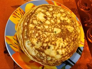 Вкусные лепёшки на кефире с сыром и зелёным луком