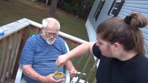 ЗЛОЙ ДЕД ЕСТ САРДИНЫ