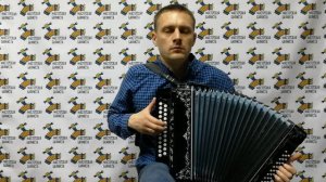 От людей на деревне не спрятаться на гармони..
