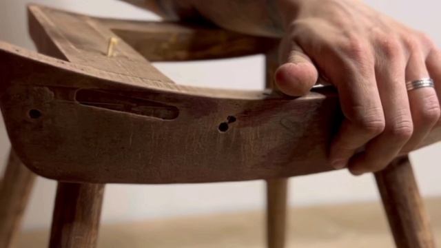 Реставрация старинного стула.