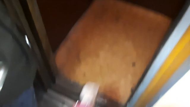 Лифт МЛЗ в сетчатой шахте 320 кг 0,71 м/с без реверса и с дыркой в стене, провод против лифта смотреть онлайн