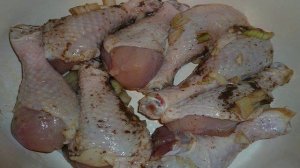 Голени с луком в мультиварке