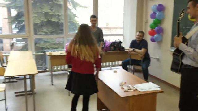 Поздравление дам с 8 марта смотреть онлайн