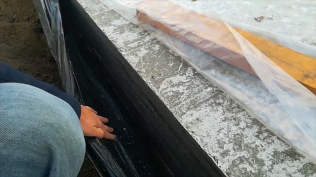 1.1 Снятие опалубки фундамента, проверка уровня, дальнейшие планы смотреть онлайн