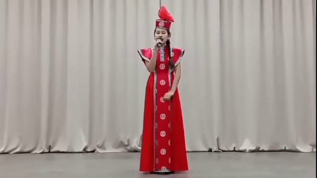 Екатерина Сабирова бурятская эстрадная песня Эжыдэй зорюулнаб Посвящаю маме смотреть онлайн