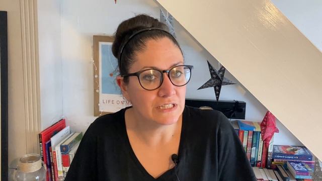 Tackling my TBR: How many unread books do I have? And how many is too many? A mini-vlog of shame! смотреть онлайн