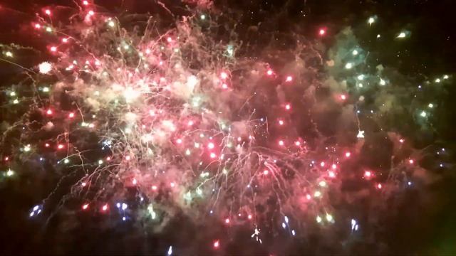 Салют на день молодёжи в Волгограде. 26 июня 2022г.