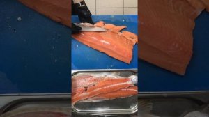 Как разделать лосось, стейки в виде бабочки
