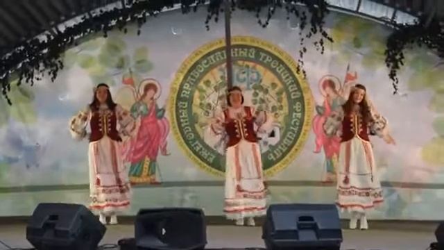 Белорусская народная песня З пад шэрага камушыка исп вокальный ансамбль Сузорье
