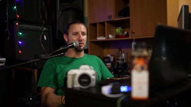 Стрим #16: Canon EOS R vs Canon 6D Mark II. Стримим на Canon R6 + Tamron 35mm f/1.4. смотреть онлайн