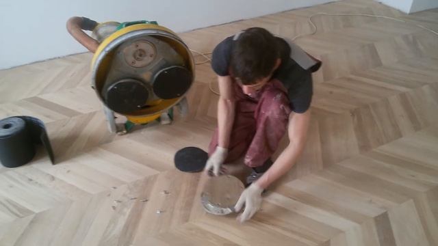 Паркето-шлифовальная машина TRIO: крепим обычную наждачку смотреть онлайн