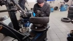 Шиномонтаж колеса R13 на камере