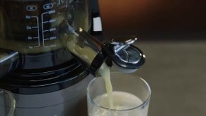 Мощный сокопресс S611 GG  Обзор шнековой соковыжималки