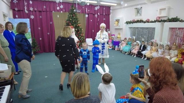 Новый год 2023. Общий комплекс ГБОУ Школа Кузьминки. Дошкольное отделение "Планета детства" смотреть онлайн