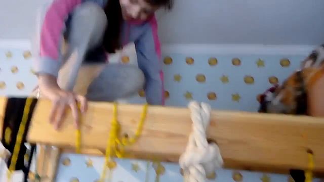 Лестницы, качели дома. Шведская стенка. смотреть онлайн