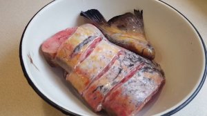 КАК ПРИГОТОВИТЬ СОМА / СОМ В ДУХОВКЕ / СОМ ЖАРЕНЫЙ НА СКОВОРОДЕ