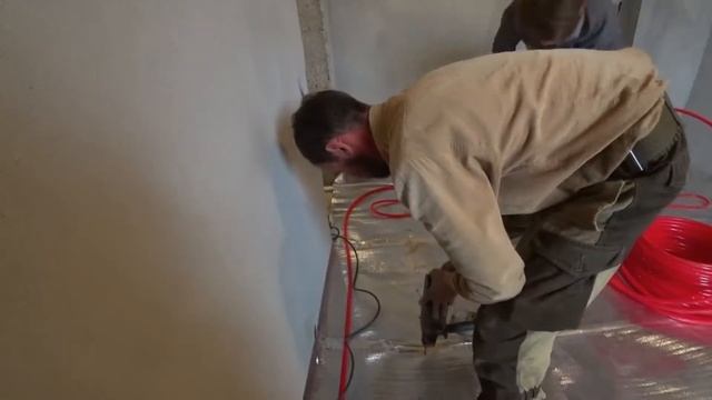 ОТОПЛЕНИЕ БЕЗ РАДИАТОРОВ Змеевик или Улитка ТЕПЛЫЙ ПОЛ УКЛАДКА двумя разными способами КАКОЙ ЛУЧШЕ?
